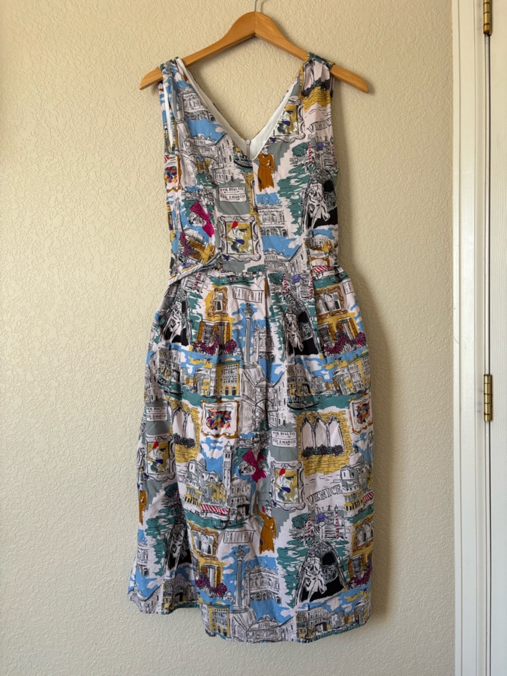 Thought Venice Pattern Sleeveless Dress with pockets Size 10/38